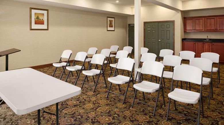 <b>Country Inn & Suites Crestview Meeting</b>. Images powered by <a href="https://iceportal.shijigroup.com/" title="IcePortal" target="_blank">IcePortal</a>.