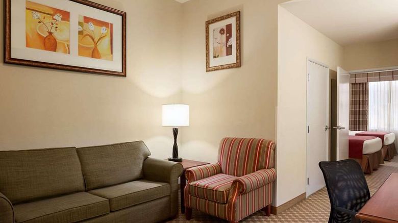 <b>Country Inn & Suites Crestview Suite</b>. Images powered by <a href="https://iceportal.shijigroup.com/" title="IcePortal" target="_blank">IcePortal</a>.