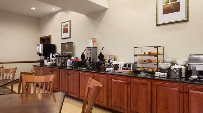 <b>Country Inn & Suites Crestview Restaurant</b>. Images powered by <a href="https://iceportal.shijigroup.com/" title="IcePortal" target="_blank">IcePortal</a>.