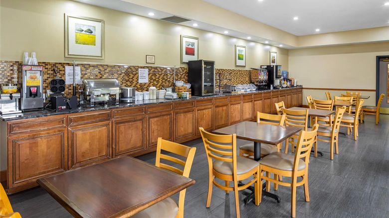 <b>Country Inn & Suites Jacksonville West Restaurant</b>. Images powered by <a href="https://iceportal.shijigroup.com/" title="IcePortal" target="_blank">IcePortal</a>.