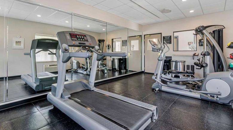 <b>Country Inn & Suites Tampa Airport North Health</b>. Images powered by <a href="https://iceportal.shijigroup.com/" title="IcePortal" target="_blank">IcePortal</a>.