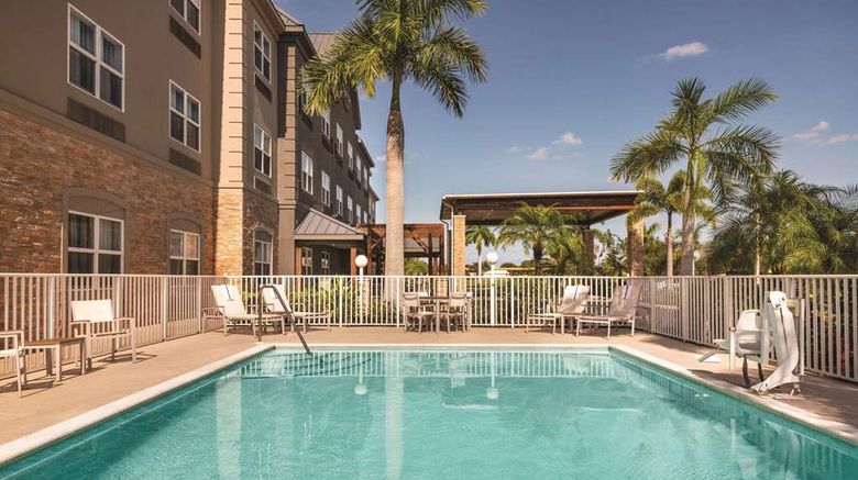 <b>Country Inn & Suites by Radisson Pool</b>. Images powered by <a href="https://iceportal.shijigroup.com/" title="IcePortal" target="_blank">IcePortal</a>.
