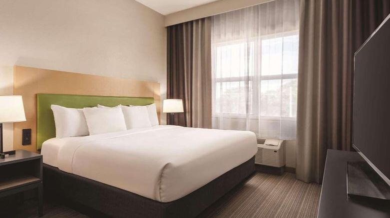 <b>Country Inn & Suites by Radisson Suite</b>. Images powered by <a href="https://iceportal.shijigroup.com/" title="IcePortal" target="_blank">IcePortal</a>.