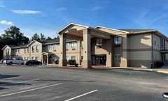 Country Inn & Suites Midway