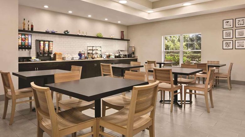<b>Country Inn & Suites Tampa/Brandon Restaurant</b>. Images powered by <a href="https://iceportal.shijigroup.com/" title="IcePortal" target="_blank">IcePortal</a>.