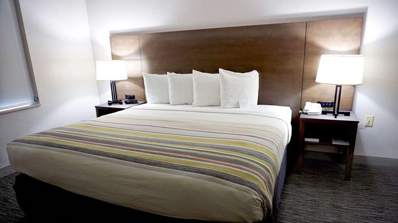 <b>Country Inn & Suites Tampa/Brandon Room</b>. Images powered by <a href="https://iceportal.shijigroup.com/" title="IcePortal" target="_blank">IcePortal</a>.
