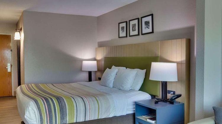 Country Inn & Suites Savannah Gateway Suite