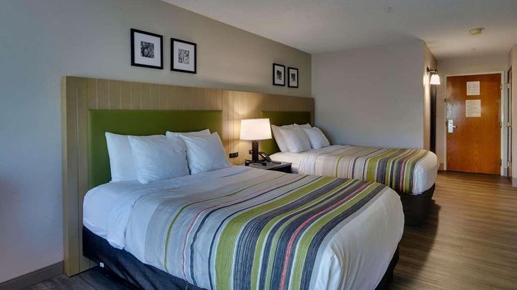 Country Inn & Suites Savannah Gateway Suite
