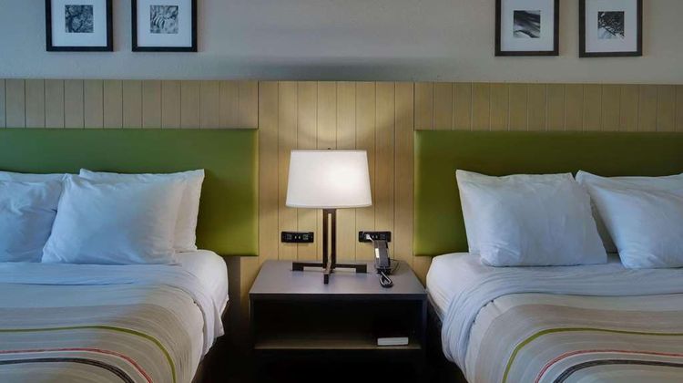 Country Inn & Suites Savannah Gateway Suite