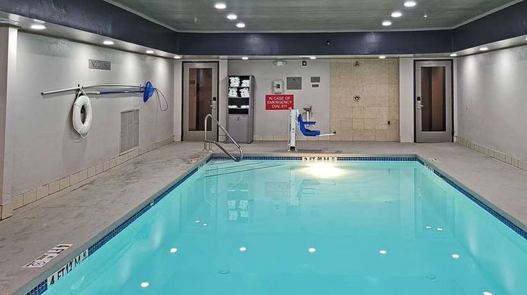 Country Inn & Suites Canton Pool