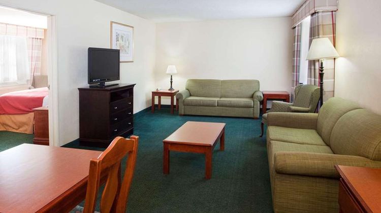 Country Inn & Suites Hiram Suite