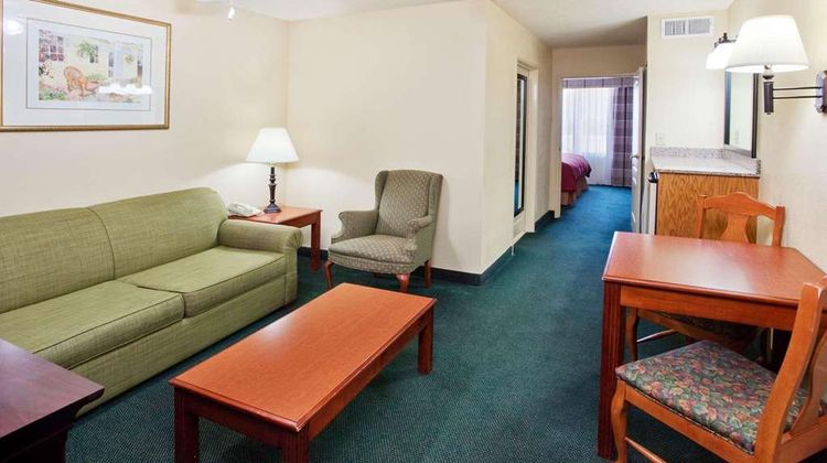 Country Inn & Suites Hiram Suite