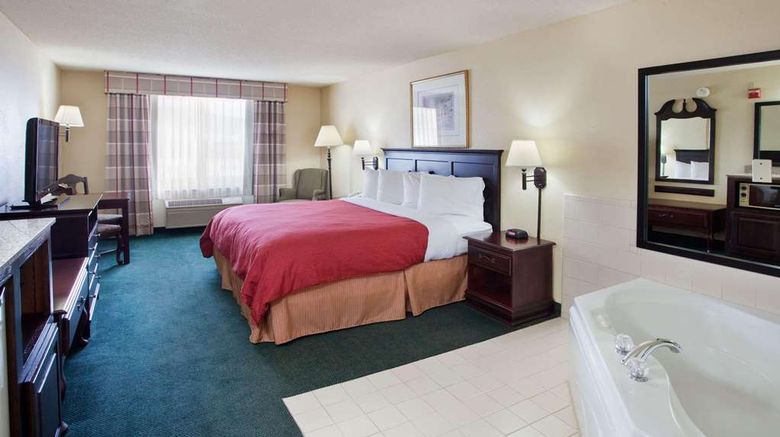 <b>Country Inn & Suites Hiram Suite</b>. Images powered by <a href="https://iceportal.shijigroup.com/" title="IcePortal" target="_blank">IcePortal</a>.