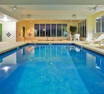 Country Inn & Suites Hiram Pool