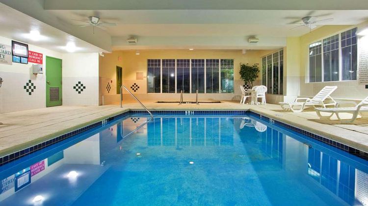 Country Inn & Suites Hiram Pool