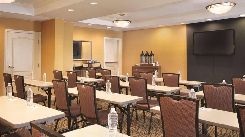 <b>Country Inn & Suites Atlanta Airport North Meeting</b>. Images powered by <a href="https://iceportal.shijigroup.com/" title="IcePortal" target="_blank">IcePortal</a>.