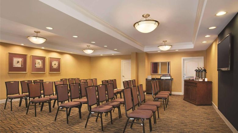 <b>Country Inn & Suites Atlanta Airport North Meeting</b>. Images powered by <a href="https://iceportal.shijigroup.com/" title="IcePortal" target="_blank">IcePortal</a>.