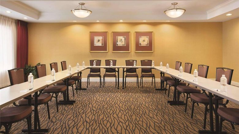 <b>Country Inn & Suites Atlanta Airport North Meeting</b>. Images powered by <a href="https://iceportal.shijigroup.com/" title="IcePortal" target="_blank">IcePortal</a>.