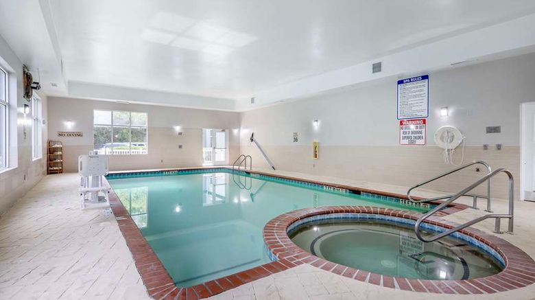 <b>Country Inn & Suites Savannah Airport Pool</b>. Images powered by <a href="https://iceportal.shijigroup.com/" title="IcePortal" target="_blank">IcePortal</a>.