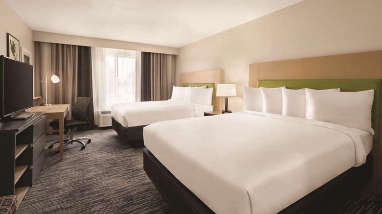 <b>Country Inn & Suites Savannah Midtown Room</b>. Images powered by <a href="https://iceportal.shijigroup.com/" title="IcePortal" target="_blank">IcePortal</a>.