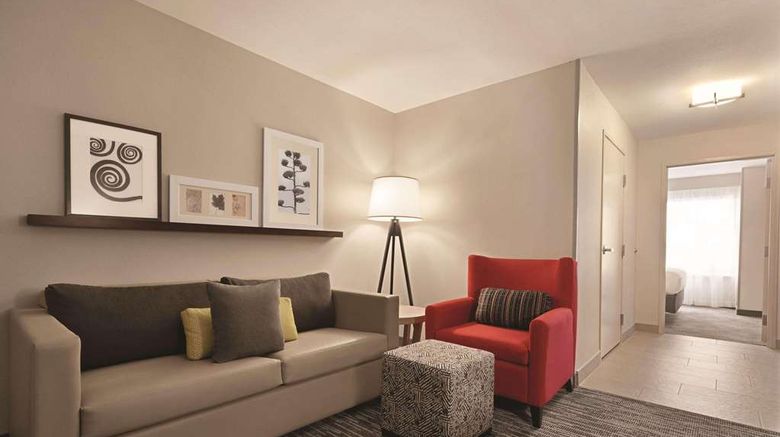 <b>Country Inn & Suites Savannah Midtown Suite</b>. Images powered by <a href="https://iceportal.shijigroup.com/" title="IcePortal" target="_blank">IcePortal</a>.
