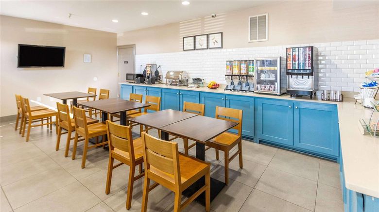 <b>Country Inn & Suites Smyrna Restaurant</b>. Images powered by <a href="https://iceportal.shijigroup.com/" title="IcePortal" target="_blank">IcePortal</a>.