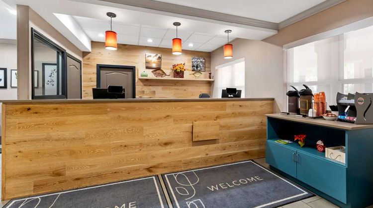 Country Inn & Suites Macon North Lobby