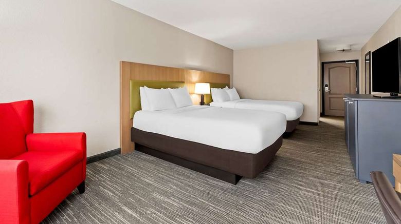 <b>Country Inn & Suites Macon North Room</b>. Images powered by <a href="https://iceportal.shijigroup.com/" title="IcePortal" target="_blank">IcePortal</a>.