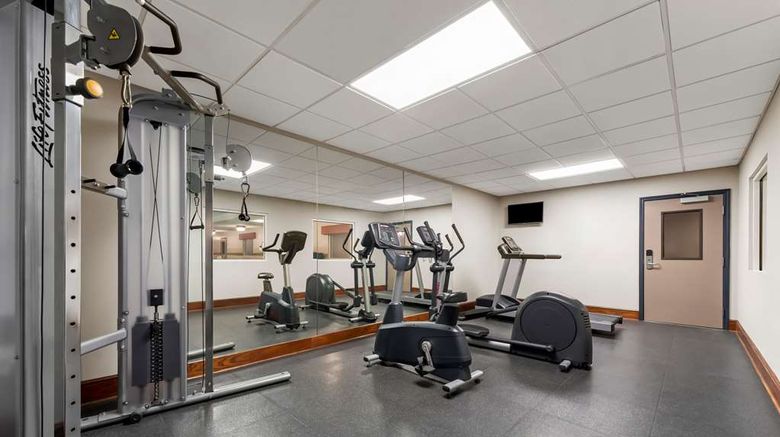 <b>Country Inn & Suites Macon North Health</b>. Images powered by <a href="https://iceportal.shijigroup.com/" title="IcePortal" target="_blank">IcePortal</a>.