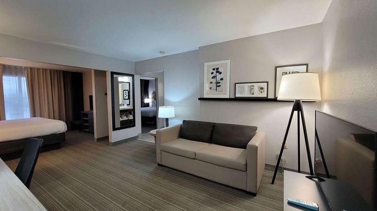 Country Inn & Suites McDonough Suite
