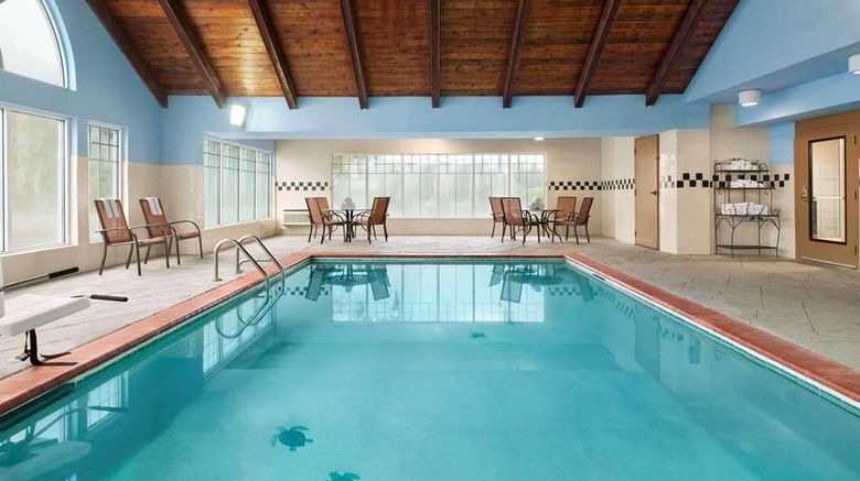 <b>Country Inn & Suites Savannah I-95 North Pool</b>. Images powered by <a href="https://iceportal.shijigroup.com/" title="IcePortal" target="_blank">IcePortal</a>.
