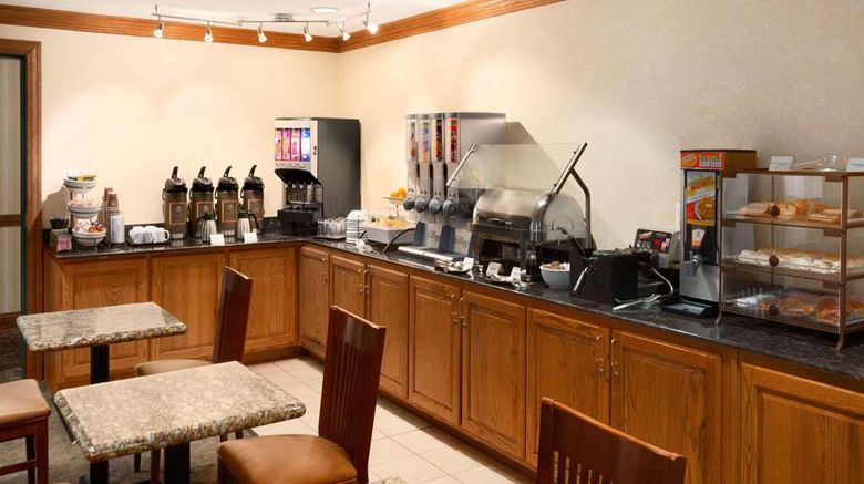 <b>Country Inn & Suites Columbus Restaurant</b>. Images powered by <a href="https://iceportal.shijigroup.com/" title="IcePortal" target="_blank">IcePortal</a>.