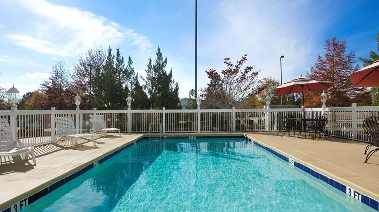 <b>Country Inn & Suites Columbus Pool</b>. Images powered by <a href="https://iceportal.shijigroup.com/" title="IcePortal" target="_blank">IcePortal</a>.