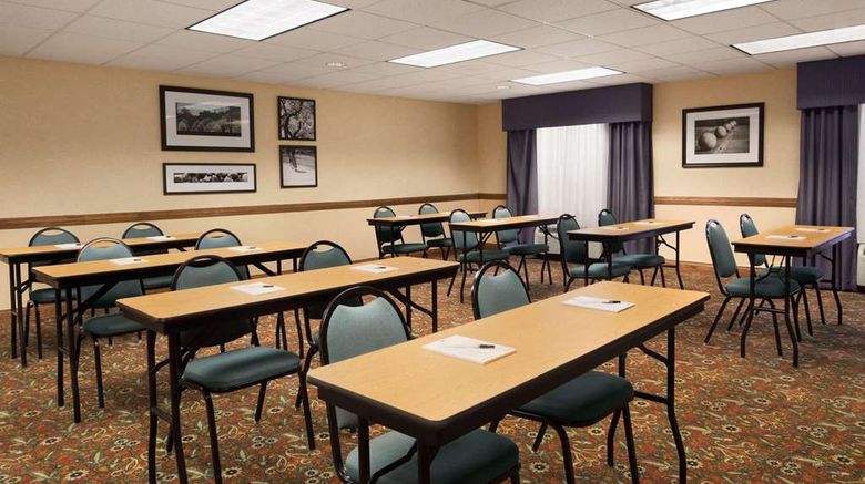 <b>Country Inn & Suites Columbus Meeting</b>. Images powered by <a href="https://iceportal.shijigroup.com/" title="IcePortal" target="_blank">IcePortal</a>.