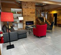 Country Inn & Suites Columbus Lobby