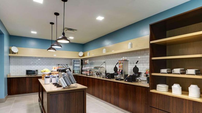 <b>Country Inn & Suites by Radisson Cumming Restaurant</b>. Images powered by <a href="https://iceportal.shijigroup.com/" title="IcePortal" target="_blank">IcePortal</a>.