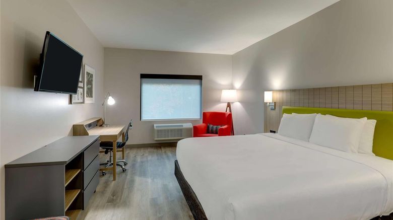 <b>Country Inn & Suites by Radisson Cumming Room</b>. Images powered by <a href="https://iceportal.shijigroup.com/" title="IcePortal" target="_blank">IcePortal</a>.
