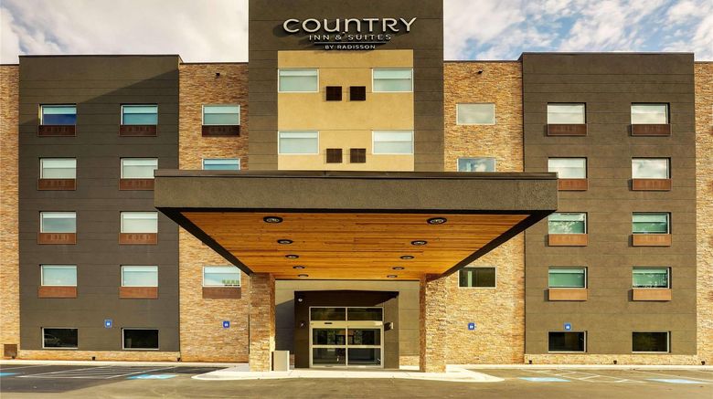 <b>Country Inn & Suites by Radisson Cumming Exterior</b>. Images powered by <a href="https://iceportal.shijigroup.com/" title="IcePortal" target="_blank">IcePortal</a>.