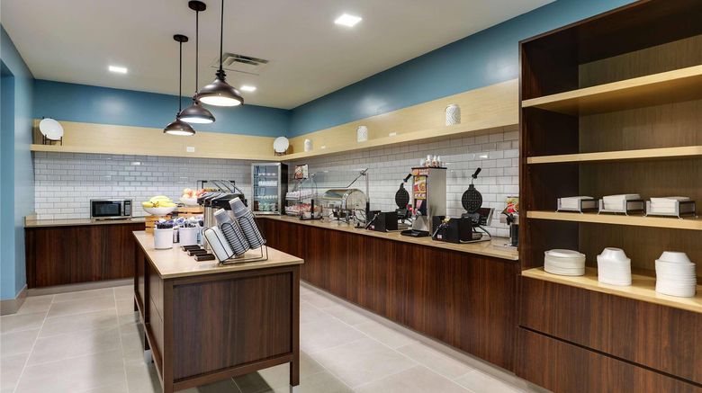 <b>Country Inn & Suites by Radisson Cumming Restaurant</b>. Images powered by <a href="https://iceportal.shijigroup.com/" title="IcePortal" target="_blank">IcePortal</a>.
