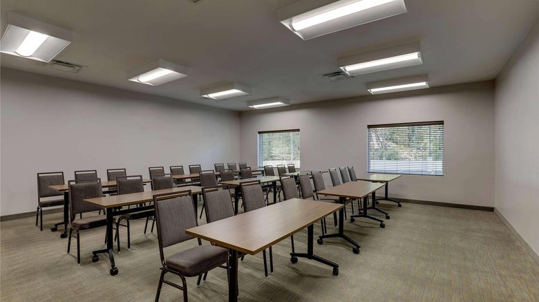 <b>Country Inn & Suites by Radisson Cumming Meeting</b>. Images powered by <a href="https://iceportal.shijigroup.com/" title="IcePortal" target="_blank">IcePortal</a>.