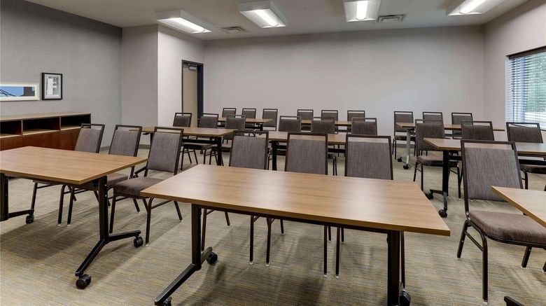 <b>Country Inn & Suites by Radisson Cumming Meeting</b>. Images powered by <a href="https://iceportal.shijigroup.com/" title="IcePortal" target="_blank">IcePortal</a>.