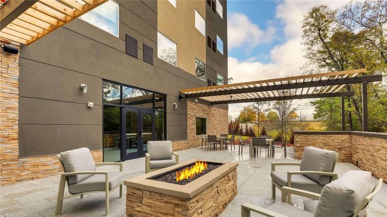 <b>Country Inn & Suites by Radisson Cumming Other</b>. Images powered by <a href="https://iceportal.shijigroup.com/" title="IcePortal" target="_blank">IcePortal</a>.