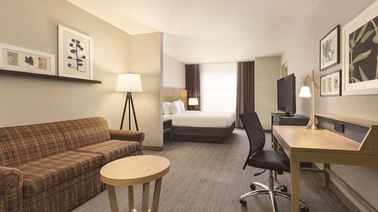 <b>Country Inn & Suites Conyers Suite</b>. Images powered by <a href="https://iceportal.shijigroup.com/" title="IcePortal" target="_blank">IcePortal</a>.