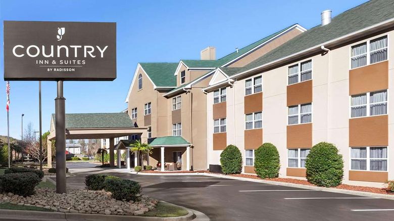 <b>Country Inn & Suites Dalton Exterior</b>. Images powered by <a href="https://iceportal.shijigroup.com/" title="IcePortal" target="_blank">IcePortal</a>.
