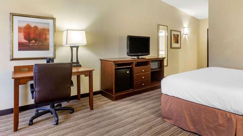 <b>Country Inn & Suites Atlanta Downtown Room</b>. Images powered by <a href="https://iceportal.shijigroup.com/" title="IcePortal" target="_blank">IcePortal</a>.