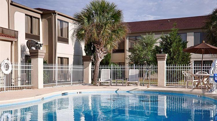 Park Inn by Radisson Albany Pool