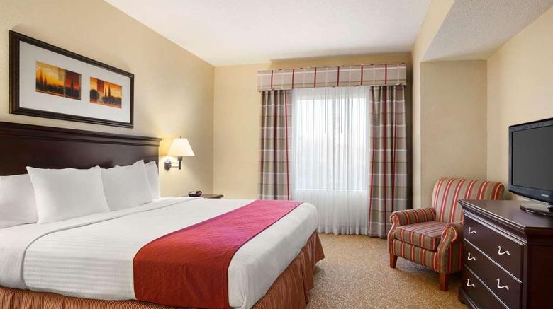 <b>Country Inn & Suites Albany Suite</b>. Images powered by <a href="https://iceportal.shijigroup.com/" title="IcePortal" target="_blank">IcePortal</a>.