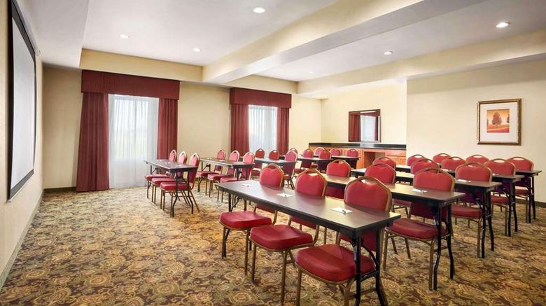 <b>Country Inn & Suites Albany Meeting</b>. Images powered by <a href="https://iceportal.shijigroup.com/" title="IcePortal" target="_blank">IcePortal</a>.