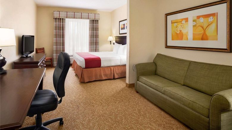 <b>Country Inn & Suites Albany Suite</b>. Images powered by <a href="https://iceportal.shijigroup.com/" title="IcePortal" target="_blank">IcePortal</a>.