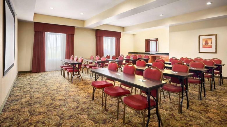 <b>Country Inn & Suites Albany Meeting</b>. Images powered by <a href="https://iceportal.shijigroup.com/" title="IcePortal" target="_blank">IcePortal</a>.